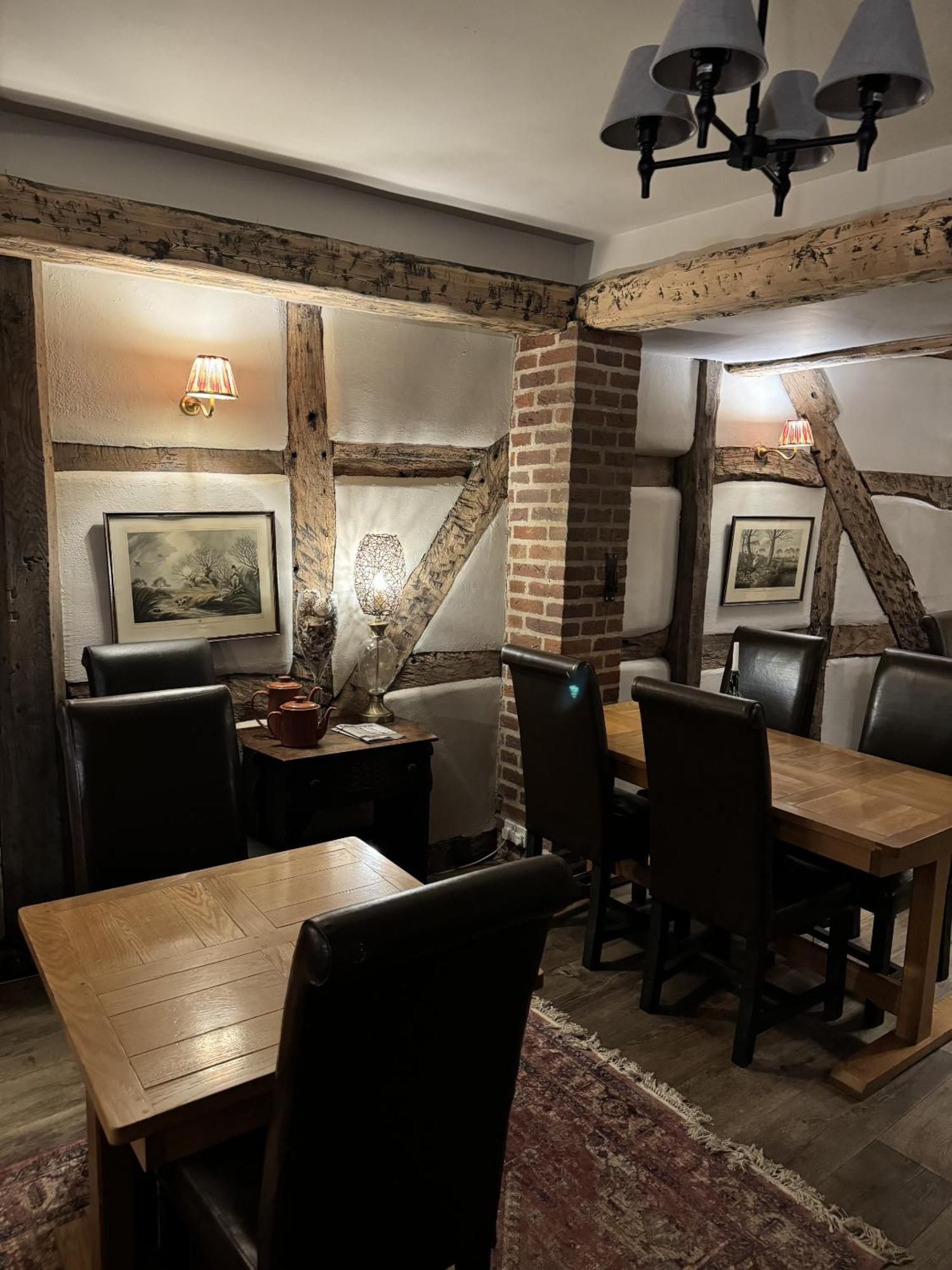 The White Lion 3*