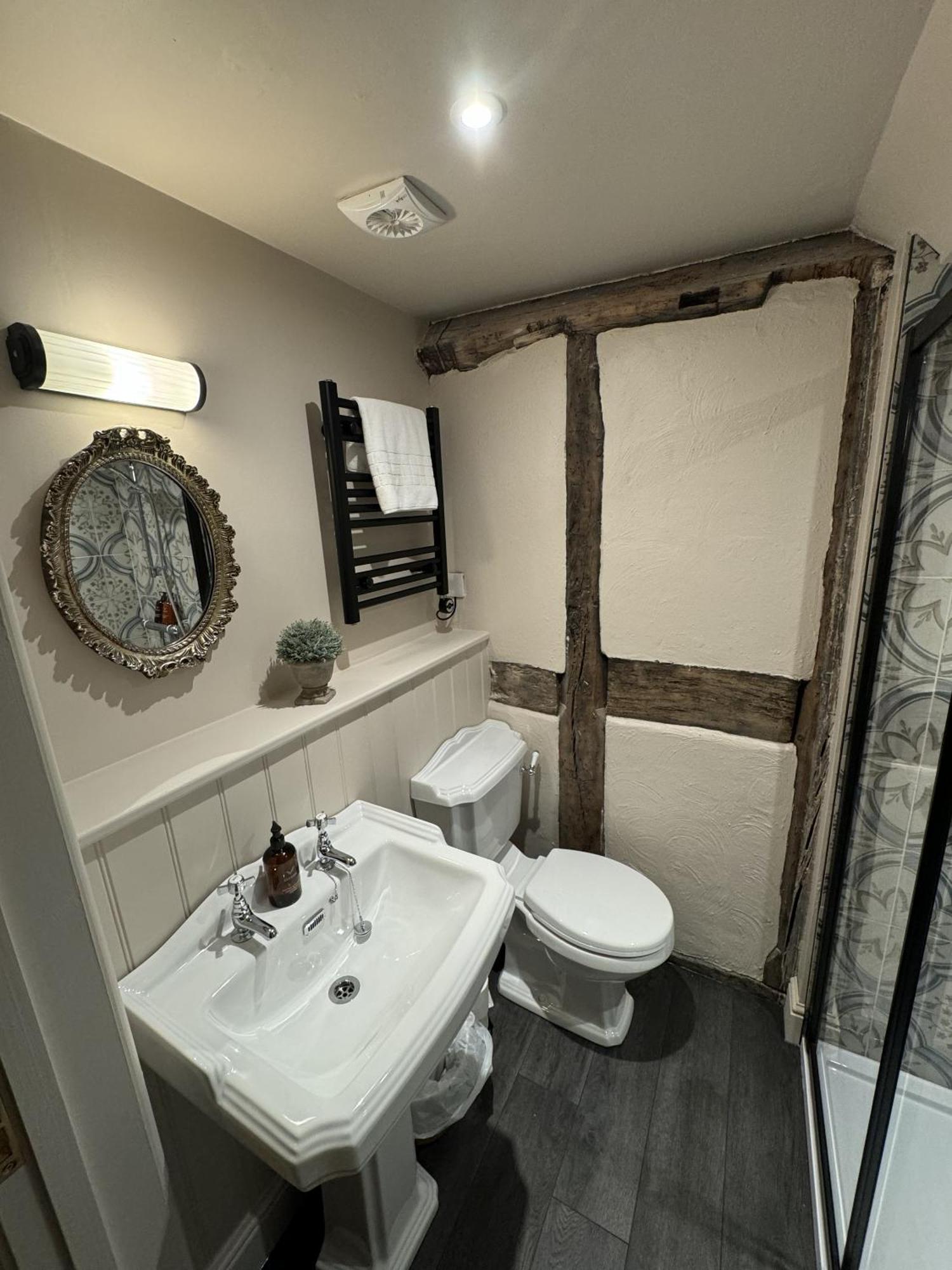 The White Lion 3* Upton upon Severn
